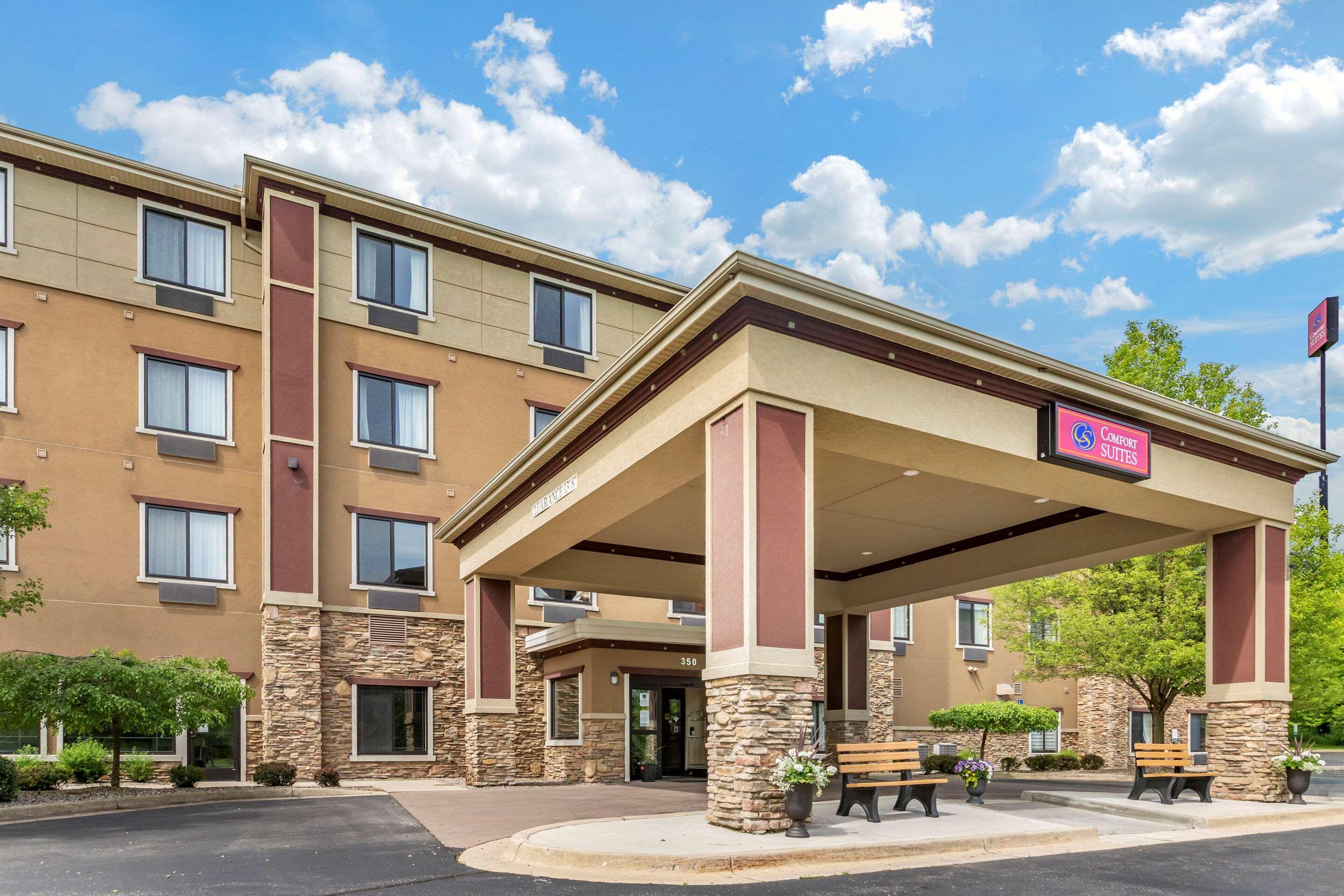 Comfort Suites Grand Rapids North Comstock Park Exteriör bild