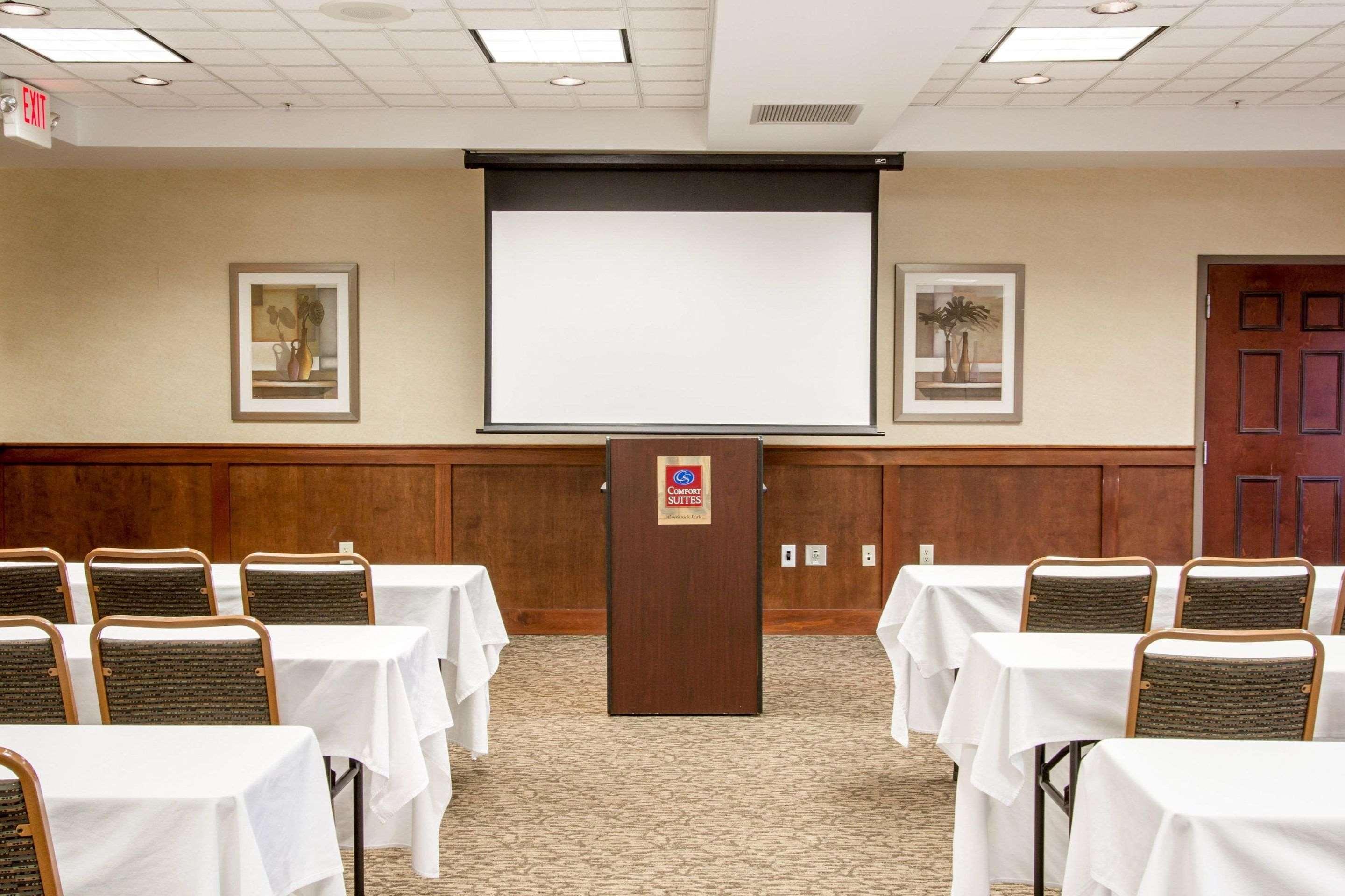 Comfort Suites Grand Rapids North Comstock Park Exteriör bild